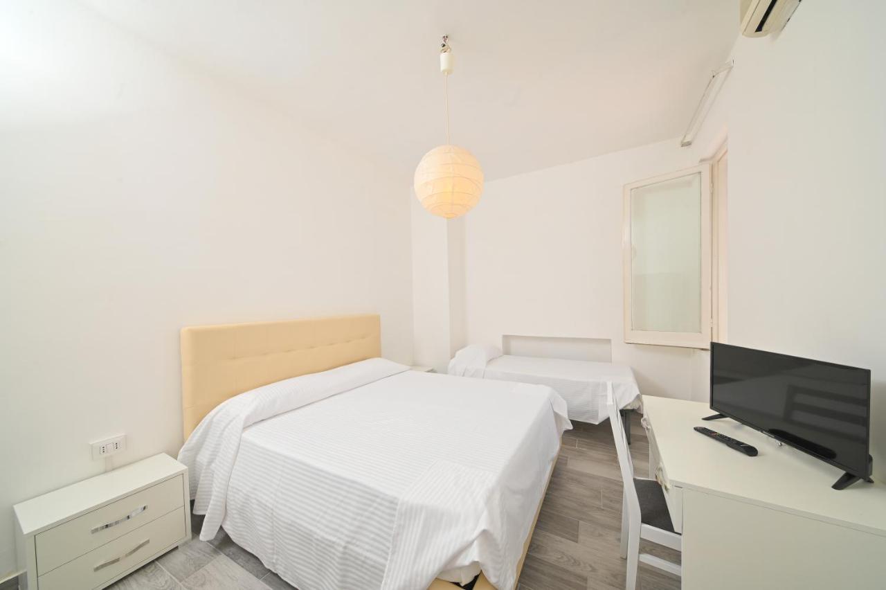 Villa Diana - Beach & Rooms 이스키아 외부 사진