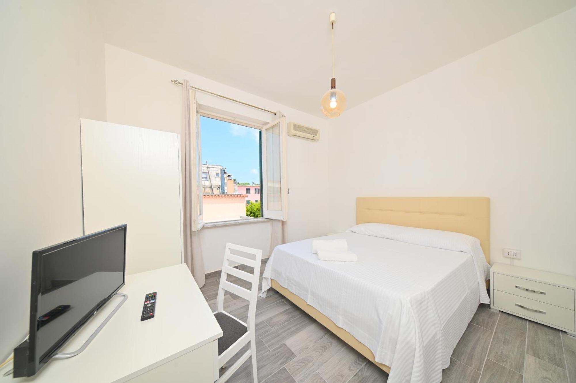 Villa Diana - Beach & Rooms 이스키아 외부 사진